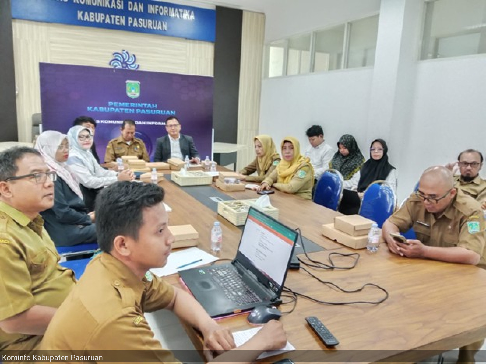 Diskusi Penjelasan Teknis Penilaian Evaluasi Penyelenggaraan Statistik Sektoral Tahun 2026 oleh Dinas Kominfo Kabupaten Pasuruan